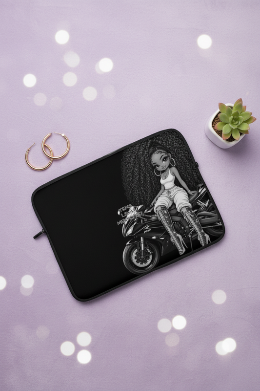 Large Sleeve – Flat Lay